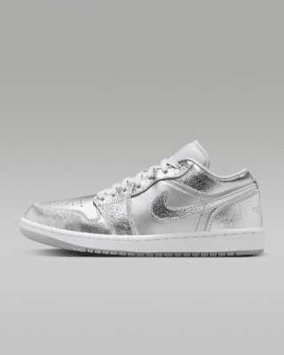 NIKE公式】エア ジョーダン 1 LOW SE ウィメンズシューズ NIKE公式】エア ジョーダン 1 LOW SE ウィメンズシューズ